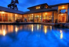 Which Features Can Make A Pool Look Modern?