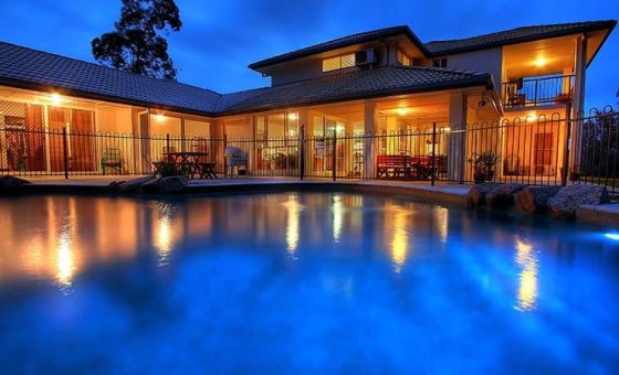 Which Features Can Make A Pool Look Modern?